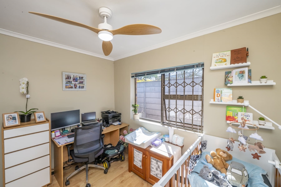 5 Bedroom Property for Sale in De Oude Spruit Western Cape